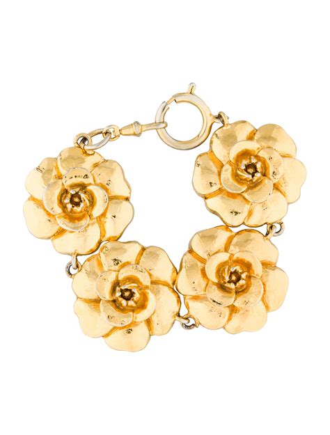 camellia bracelet chanel